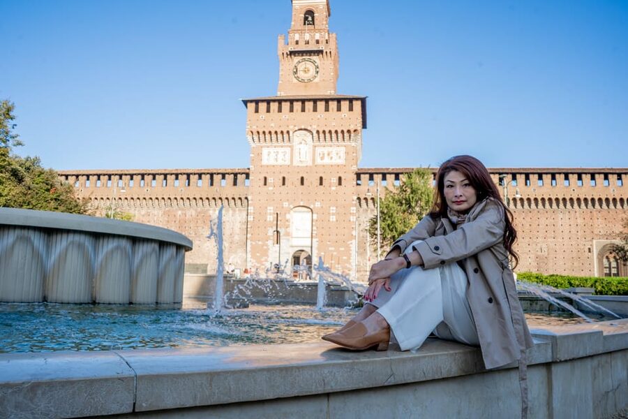 Milan: Duomo Square and Gallery Private Photo Shoot - What you get after: 20 edited photos, delivered fast