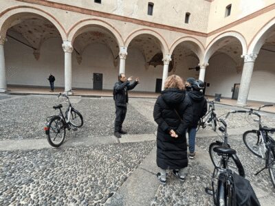 ELECTRIC-Bicycle Tour Live Tour Guide 3 hours & half