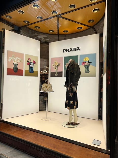 Milan: Exclusive Private Fashion Tour - Sightseeing with fashion history in real locations