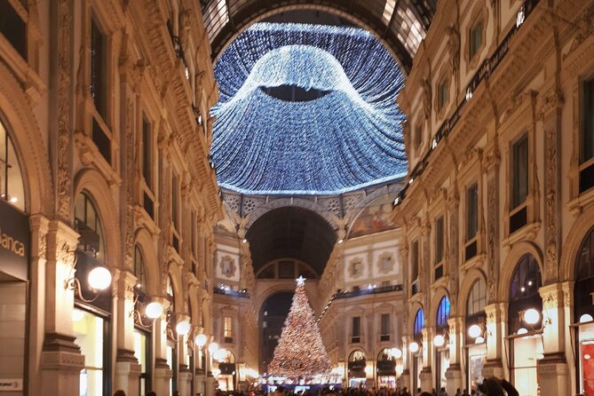 Milan exclusive private tour and wine tasting - Piazza della Scala: the big start and what to notice