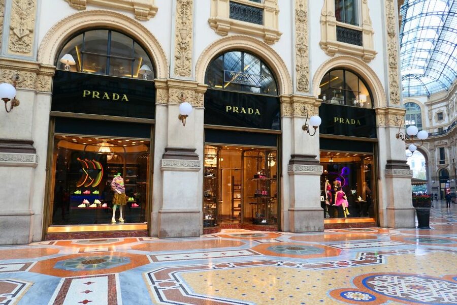 Milan Fashion, Art and Design Private Walking Tour - Languages and a private group pace that can work in your favor