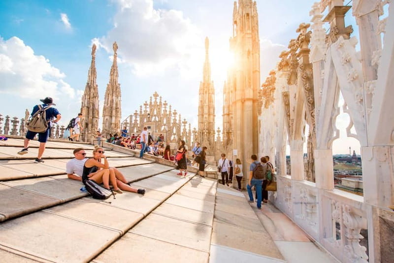 Milan: Fast Track Cathedral and Duomo Rooftop Guided Tour - Fast-Track Duomo Entry Starting Under Mondadori