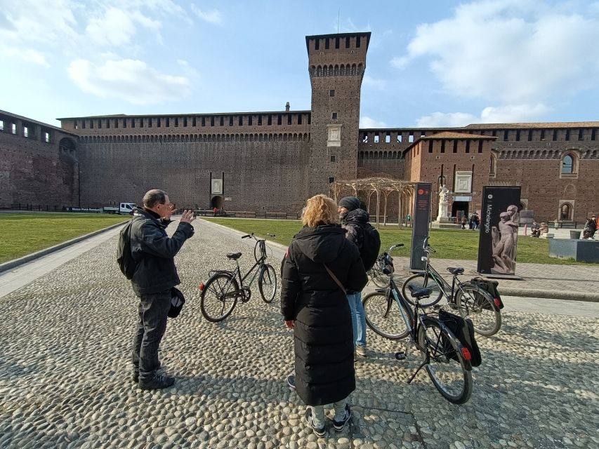 Milan: Guided Bike Tour - San Lorenzo, Roman columns, Sant’Ambrogio, and Via Brisa ruins