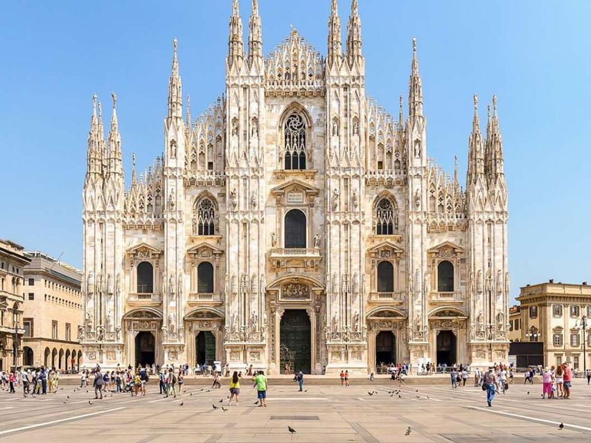 Milan: Guided Cathedral Tour with Rooftop Terraces Access - Where the tour starts in Piazza del Duomo
