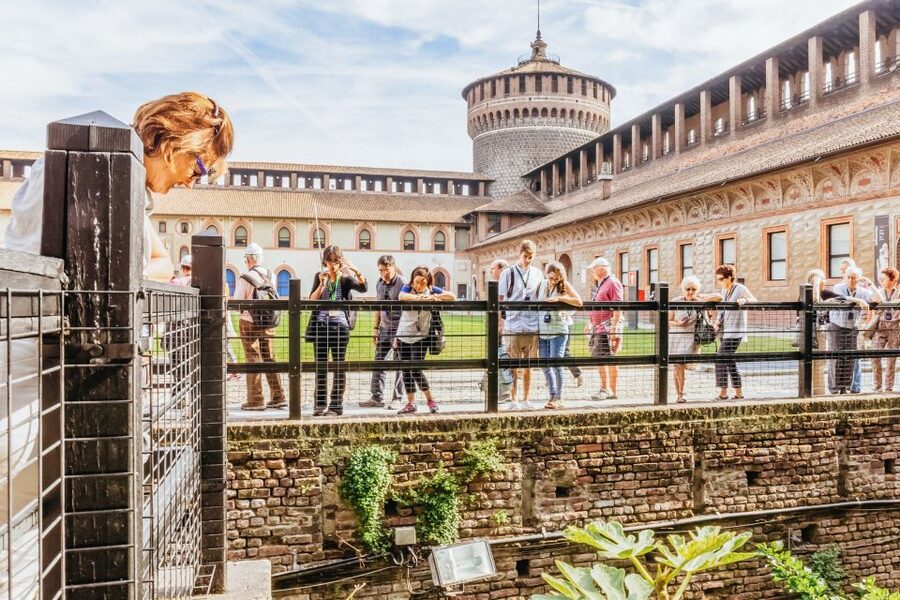 Milan: Guided Walking Tour & Last Supper Visit with Ticket - The smart start at Santa Maria delle Grazie