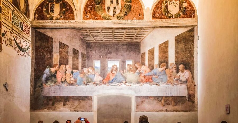 Milan: Guided Walking Tour & Last Supper Visit with Ticket - Piazza dei Mercanti: a medieval market site in modern motion