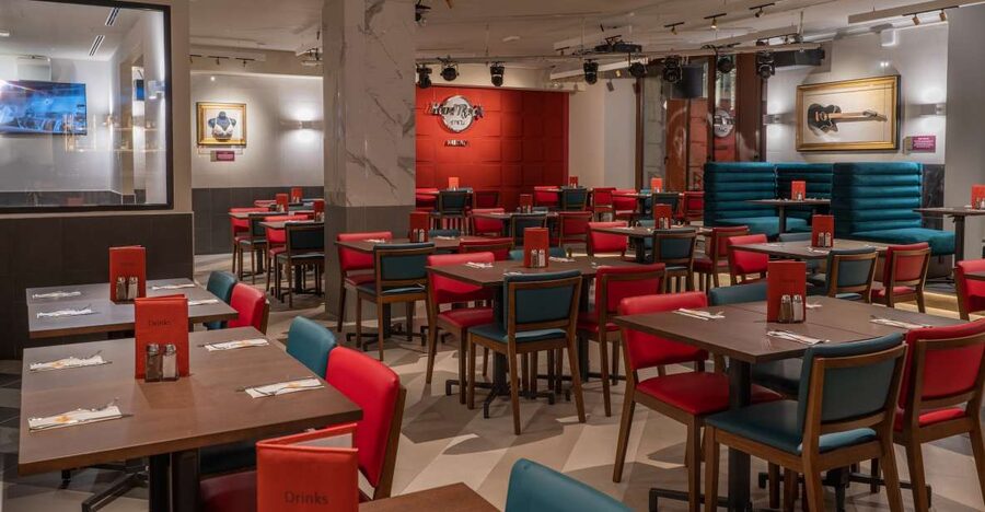 Milan: Hard Rock Cafe with Set Menu for Lunch or Dinner - Your 75 Minutes: What the Experience Feels Like