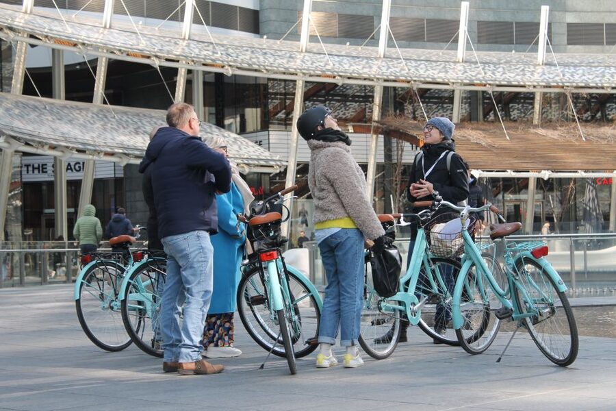 Milan: Highlights and Hidden Gems Guided Bike Tour - Porta Nuova: Modern Milan and the Big Contrast