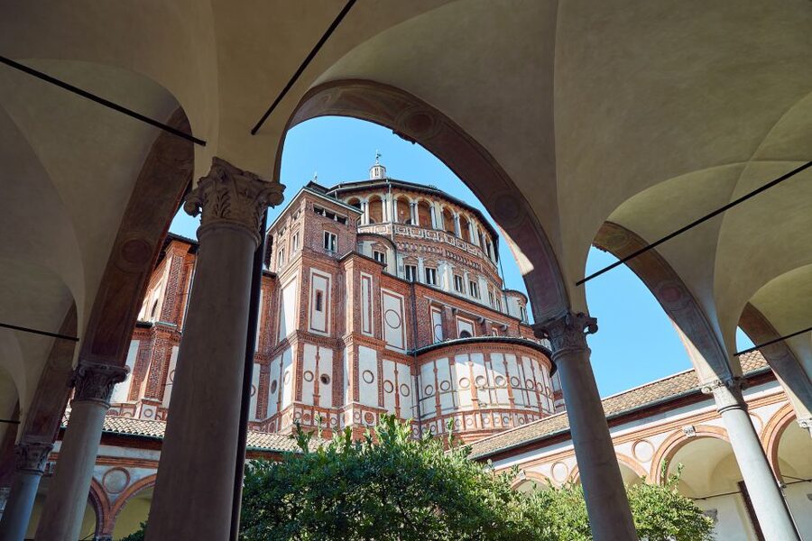 Milan: Highlights Guided Tour and Duomo Priority Access Tour - Entering the Duomo, with the rules you must follow