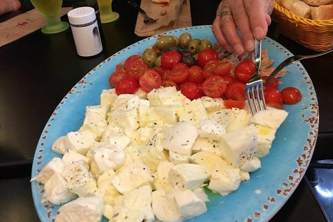 Milan : ITALIAN FOOD TOUR - 3h - Corso Garibaldi: Emilia-Romagna appetizer plus wine pairing
