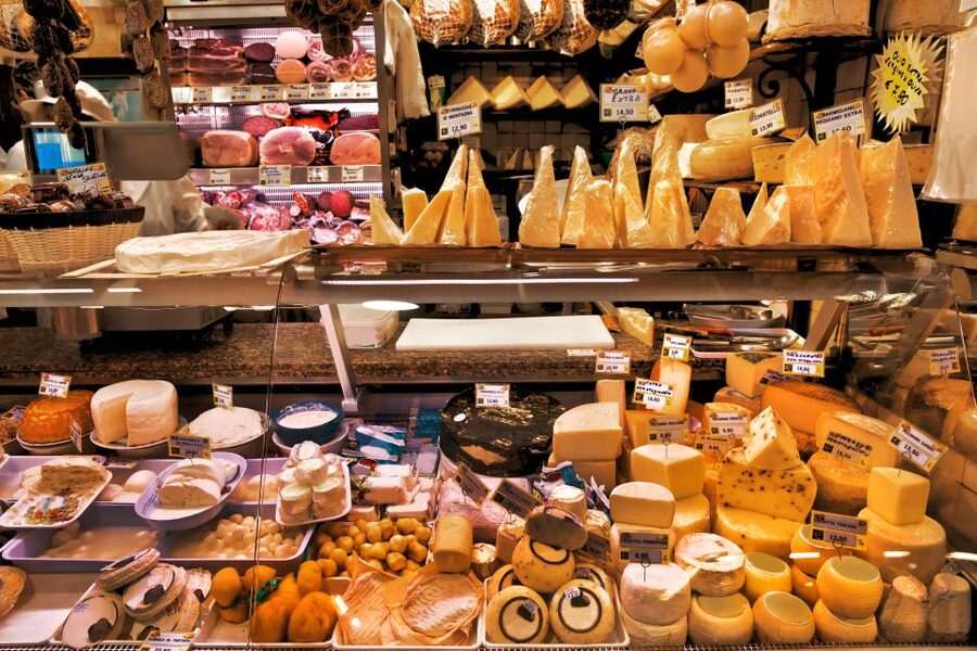 Milan: Market and Meal at a Local's Home - Timing Options: 11:00 AM Lunch vs 6:00 PM Dinner