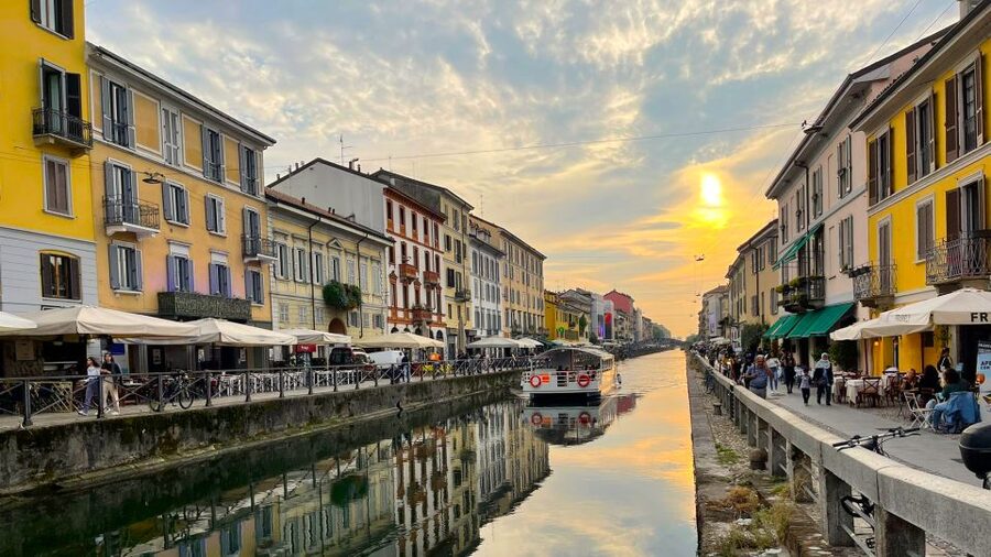 Milan: Navigli Canal Boat Cruise - A canal cruise that feels like Milan from street level