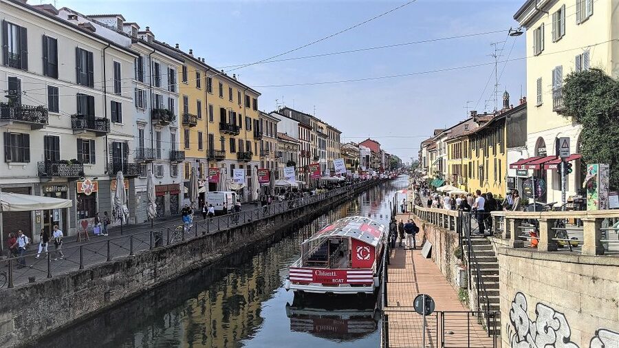 Milan: Navigli Canal Boat Cruise - Darsena di Milano: nightlife by the water