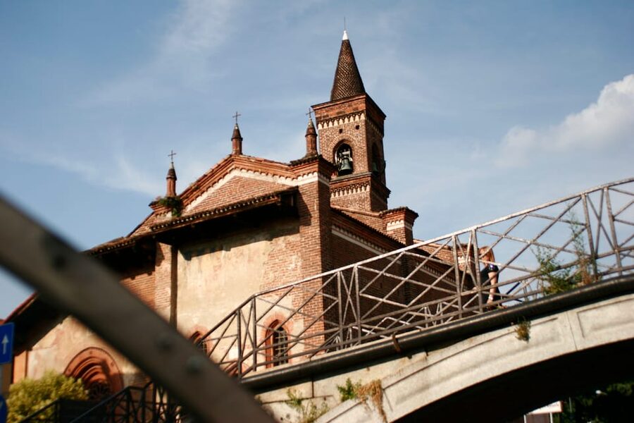Milan: Navigli District Guided Canal Cruise - Seeing Milan’s Navigli district from the canal makes the city feel real