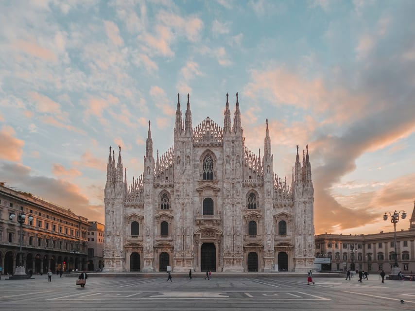 Milan: Night Tour by Bus - Price and value for a 75-minute loop