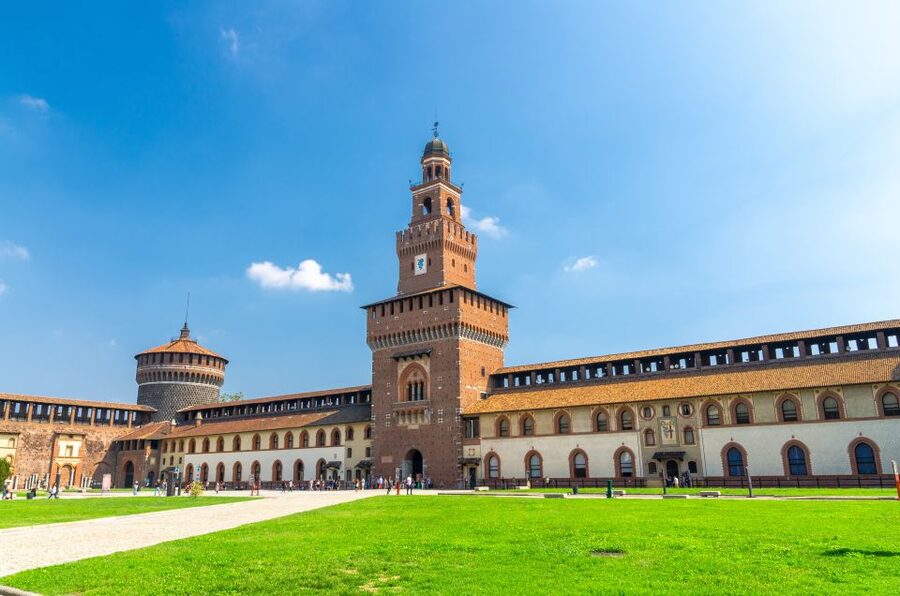 Milan: Old Town Highlights Private Guided Tour - Piazza del Duomo and the Galleria walk, plus the Leonardo references