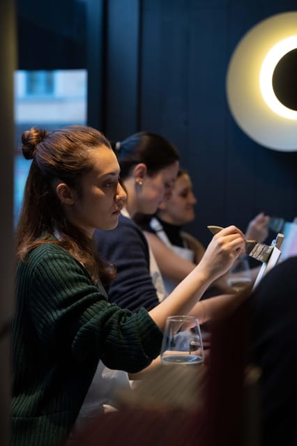 Milan: Paint 'n Sip Class - The wine and snack setup, and how it changes the vibe