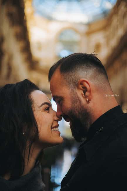Milan: Photoshoot at the Duomo - Language choices: English, Spanish, Italian, or Portuguese