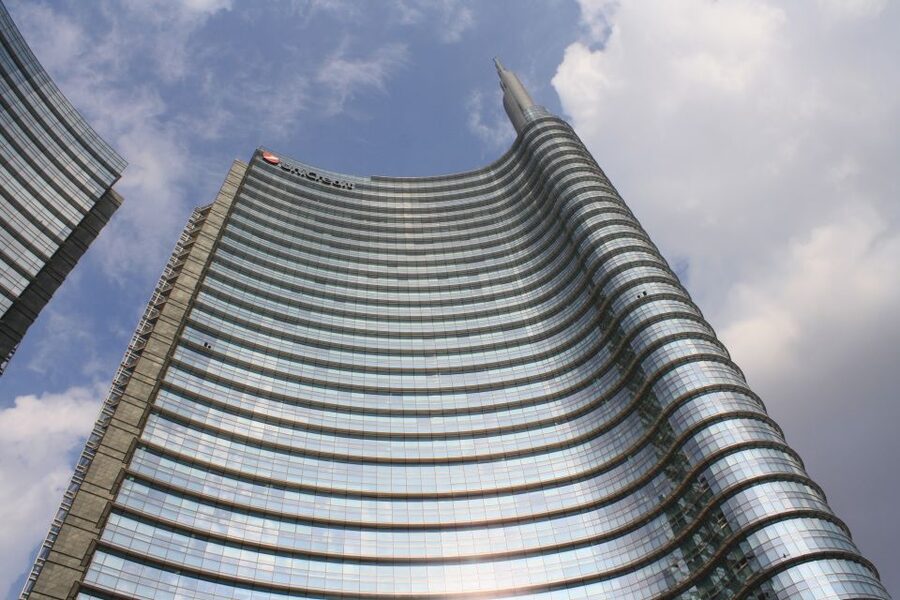 Milan: Piazza Gae Aulenti and Pelli Tower Walking Tour - Key Things You’ll Notice on This Milan Walking Tour