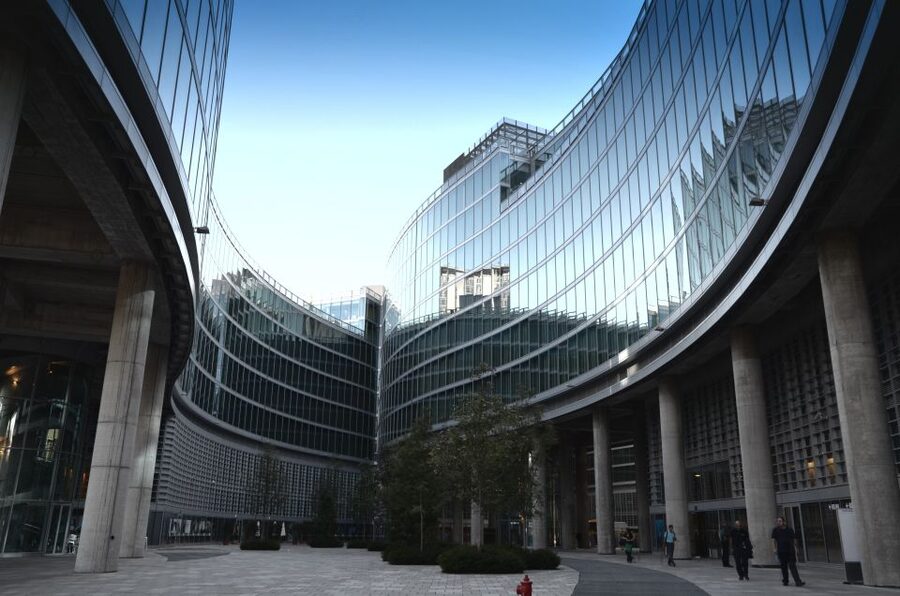 Milan: Piazza Gae Aulenti and Pelli Tower Walking Tour - Modern Milan on Foot: Piazza Gae Aulenti and the Pelli Tower Focus