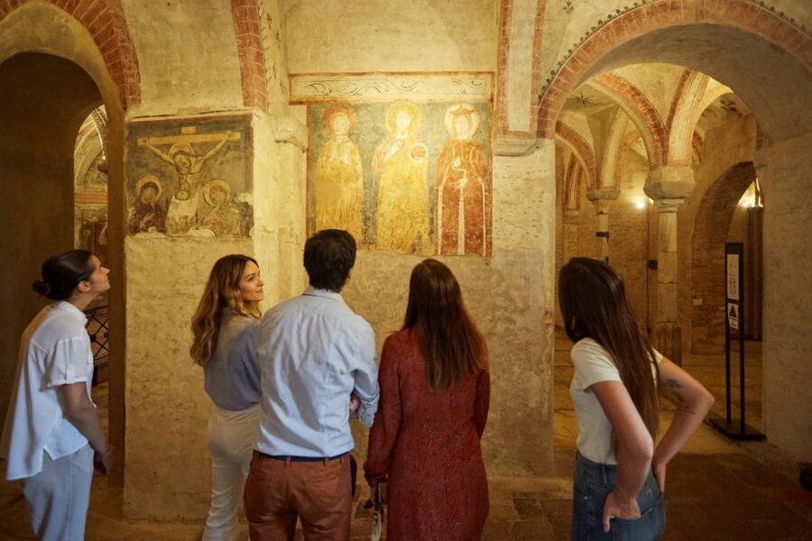 Milan: Pinacoteca Ambrosiana and San Sepolcro Crypt Ticket - Pacing, timing, and how to not miss the crypt last entry