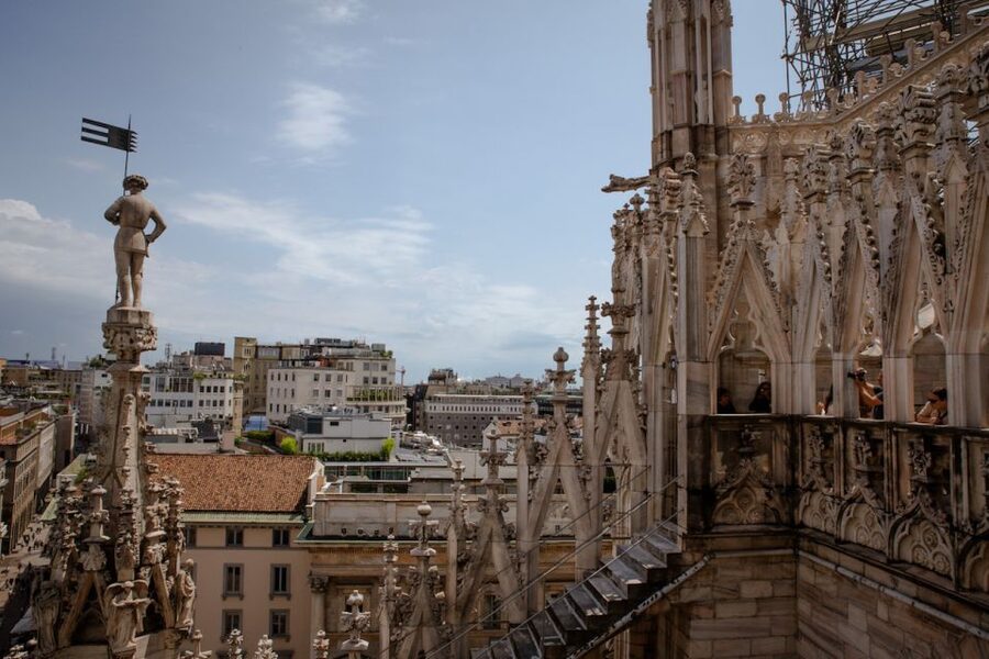 Milan: Priority Access Duomo and Rooftop Tour - Duomo priority access, what it changes on the ground