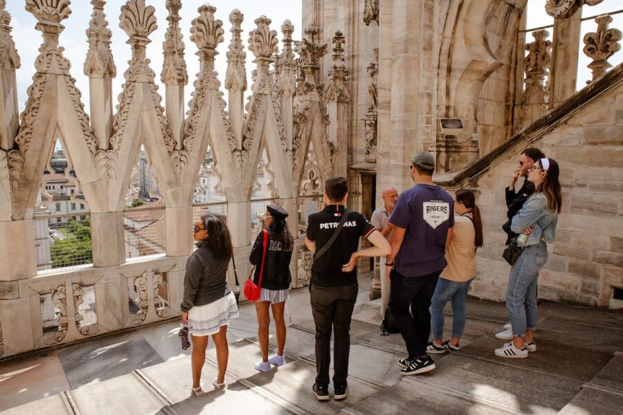 Milan: Priority Access Duomo and Rooftop Tour - The guide experience: why the best tours feel effortless