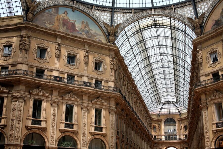 Milan: Private 4-Hour Walking Tour - Brera and the Gallery of Victor Manuel II: art, elegance, and street life