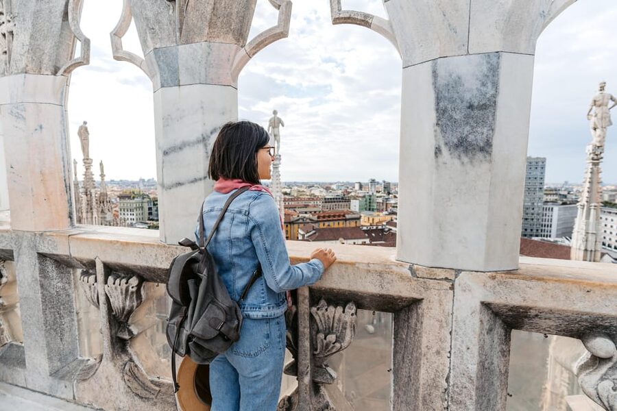 Milan: Private Duomo Cathedral and Roof Top Guided Tour - Meeting at Mondadori Megastore, then inside the Duomo fast