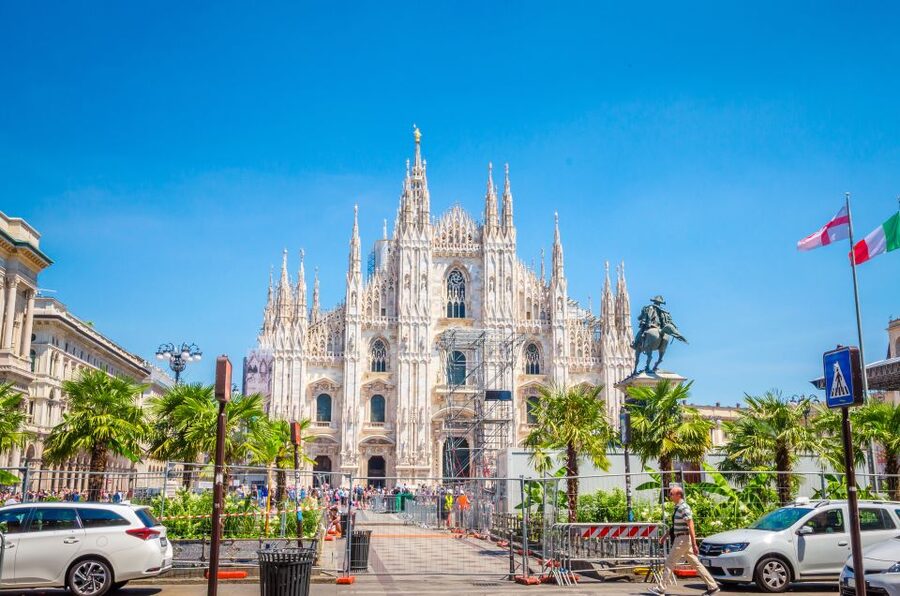 Milan: Private Family Tour of Old Town and Top Attractions - Sforza Castle courtyards: the part kids tend to remember