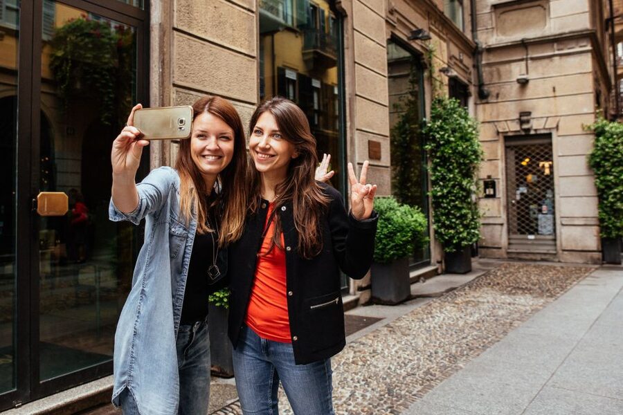 Milan: Private Navigli Neighborhood Walking Tour - Vicolo dei Lavandai: Street Art Meets Daily Life