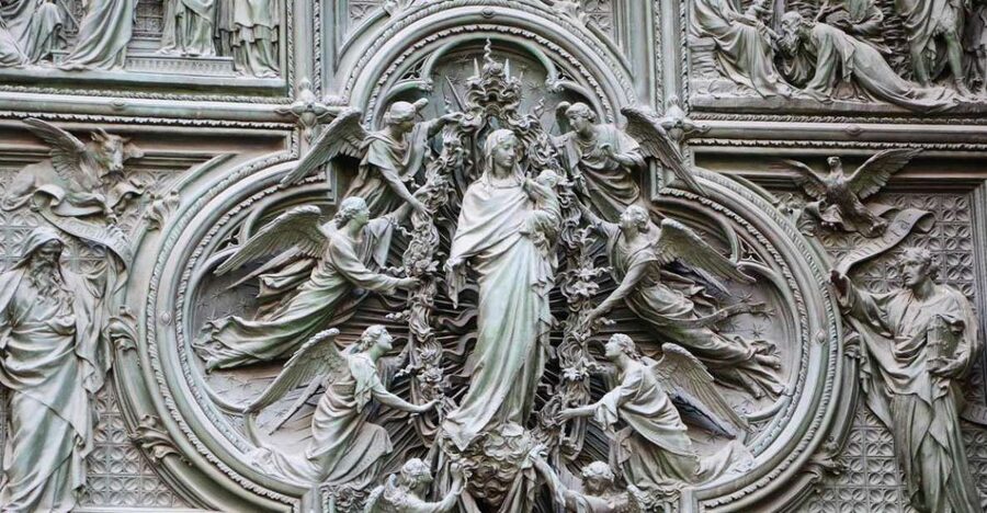 Milan: Private or Shared Essential Walking Tour - Royal and civic palaces: power made visible from the sidewalk