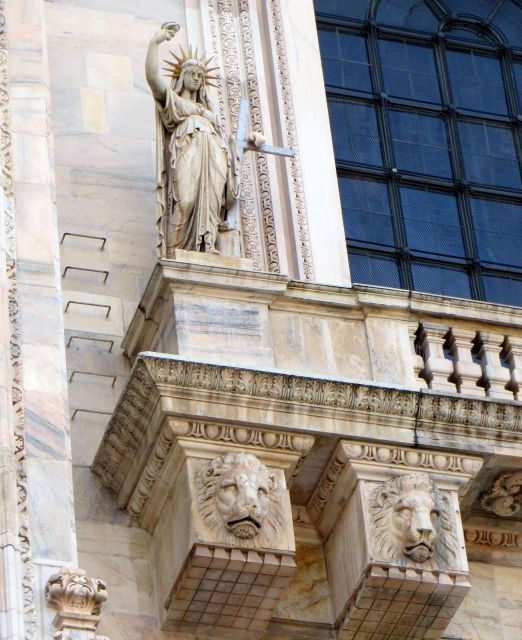 Milan: Private or Shared Essential Walking Tour - Group size, timing, and how to plan your Milan day