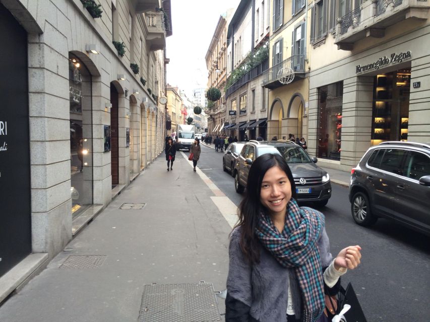 Milan: Private Sightseeing & Shopping Tour with a Local - Porta Nuova, Corso Como, and modern Milan nightlife zones