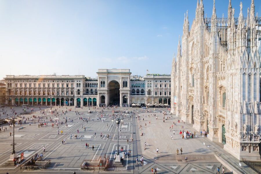 Milan: Private Tour - Duomo, Sforza Castle & Gelato Tasting - Gelato tasting during the walk, with a real tip