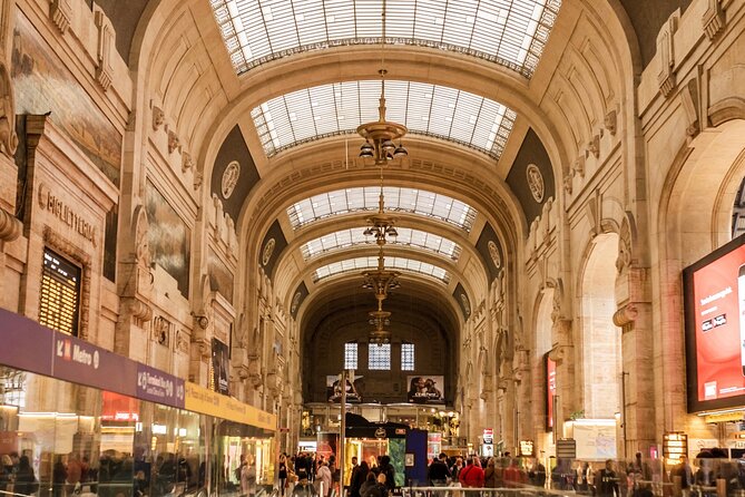 Milan Private Tour: Highlights & Hidden Gems with a Local - Meeting at Piazza dei Mercanti and Why Hotel Pickup Works