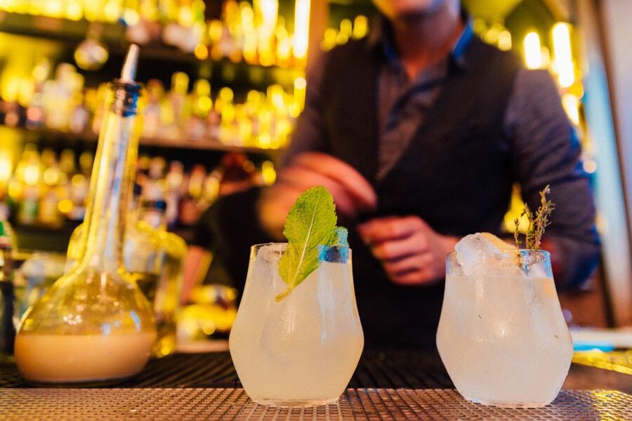 Milan: Private Tour with Drinks & Bites in Centro Storico - Why a Centro Storico private drinks-and-bites tour works so well