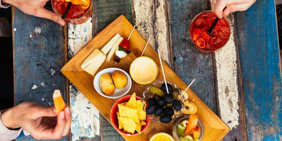 Milan: Private Tour with Drinks & Bites in Centro Storico - Meeting by the Statue of Constantine, then using the guide as your night compass
