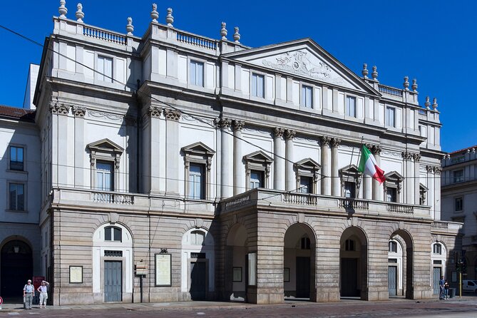 Milan: Private walking tour & Aperitif - A classic Milanese aperitif on the terrace in front of the Duomo