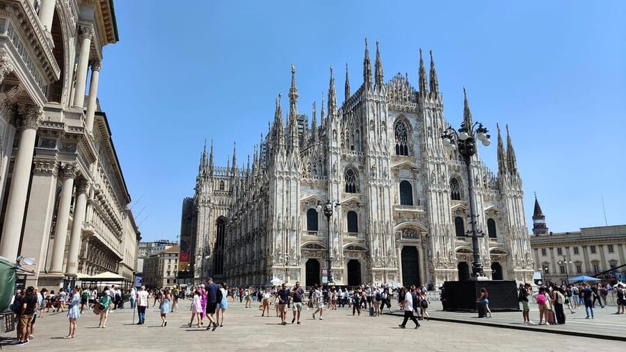 Milan: Private Walking Tour with Last Supper and Duomo Entry - Piazza della Scala and Teatro alla Scala: A Fast, High-Signal Stop