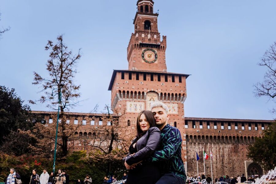 Milan: Professional Photoshoot Outside Sforza Castle - Key points to know before you go