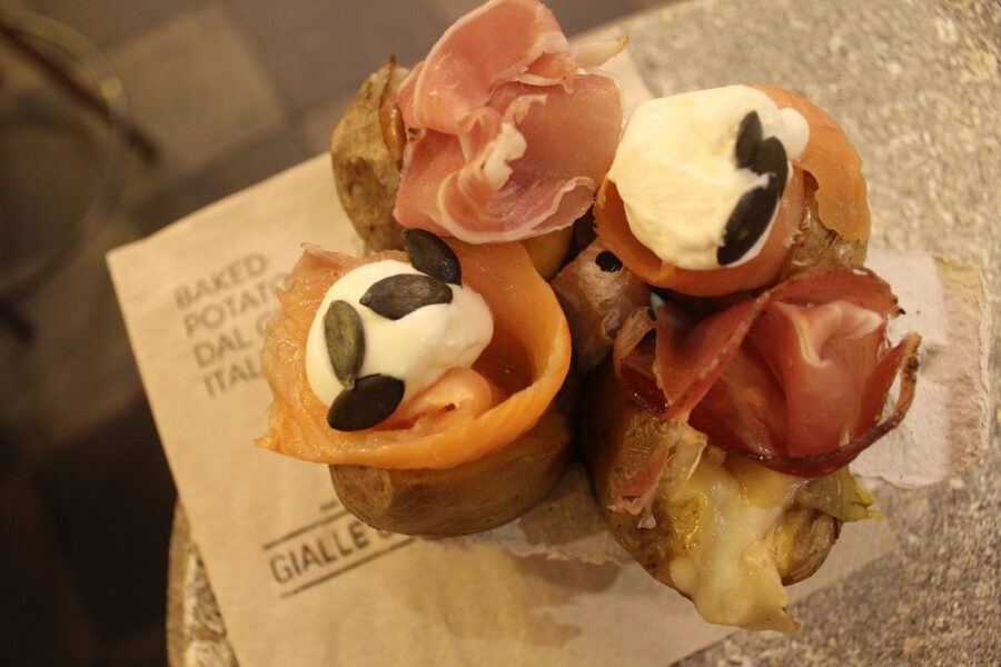 Milan’s Full-Meal Gourmet Food Tour - More Than Tastings - Piazza Paolo VI Wine and Board Tasting: Cured Meats, Cheese, and Timing