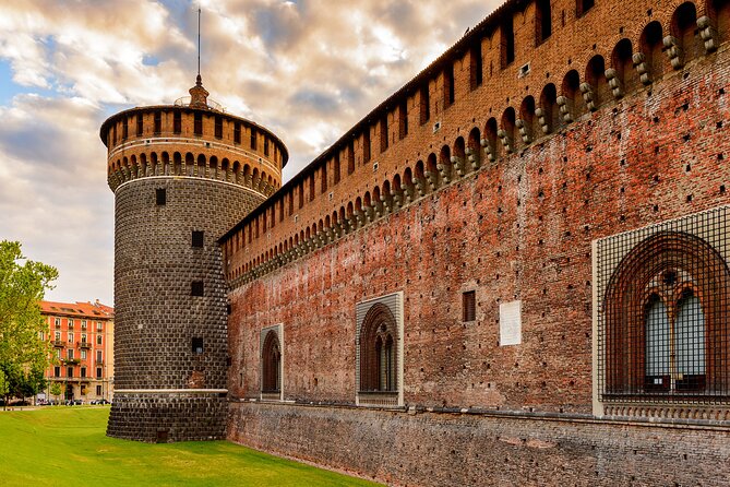 Milan’s Old Town and Top Attractions by Private Car - Duomo di Milano and the rooftop lift experience