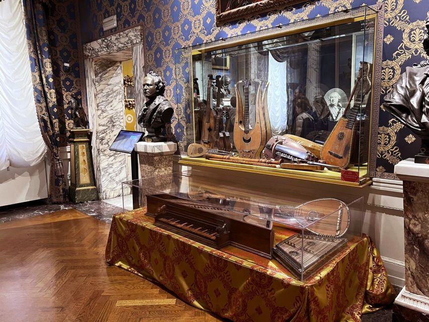 Milan: Scala Theater and Duomo Cathedral Guided Tour - How this 2-hour route makes Milan feel connected