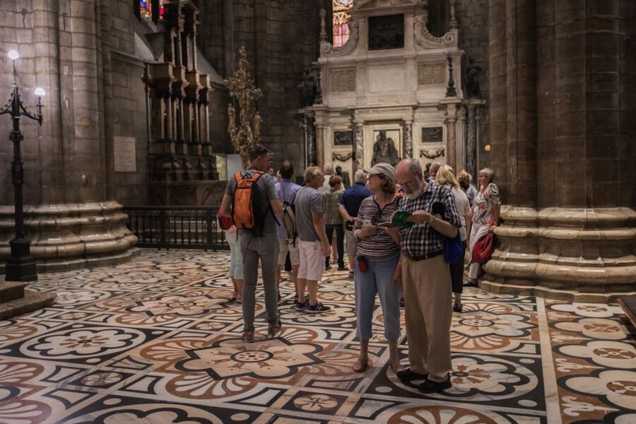 Milan: Scala Theater and Duomo Cathedral Guided Tour - Dress code, comfort, and day-of reality