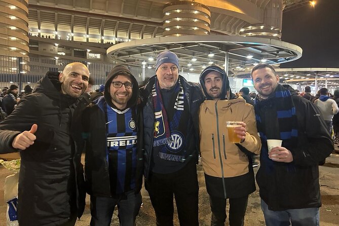 Milan: See a football game in Milan together with locals - Beer or drink included: small perk, real mood