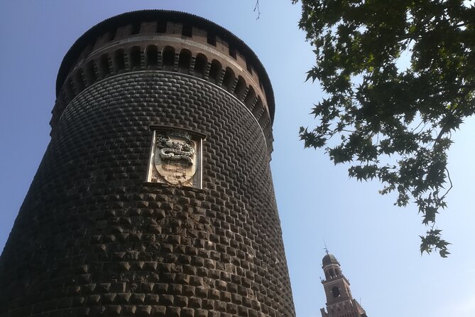Milan: Segway Tour with Local Tourist Guide Live - 3 hours & half - Meeting at Via Lecco, 18, and learning the rhythm on the fly