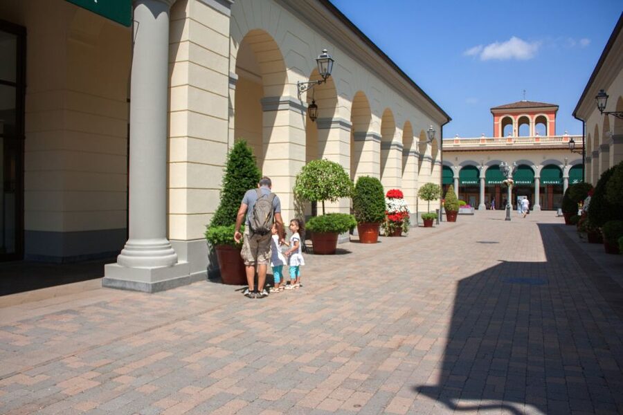 Milan: Serravalle Designer Outlet Roundtrip Bus Transfer - Key things to know before you go
