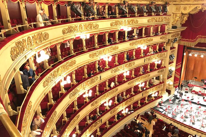 Milan: Skip-the-Line Duomo & La Scala Museum Guided Tour - Group size, headsets, and guide quality: what to expect from the human part