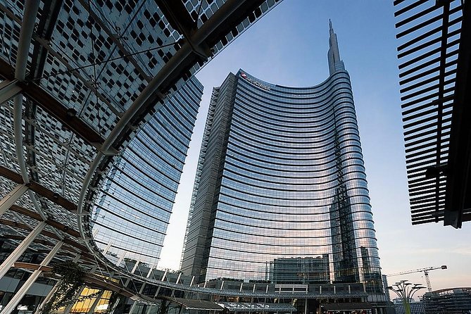 Milan Skyscrapers Guided Tour: Porta Nuova, Unicredit tower & Vertical Forest - Corso Como: walking the modern Milan runway